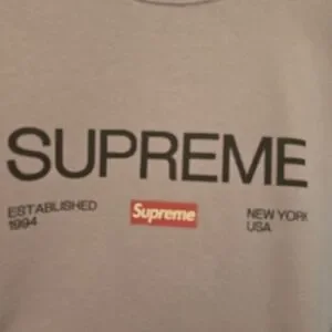 NWOT Supreme Logo Hair Pins -a set of 2 FS] Used Supreme shirts : r/supremeclothing main image 4